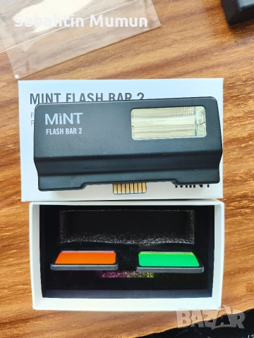 Продавам комплект Polaroid SX-70 Alpha, светкавица MiNT Flash Bar 2, филми и аксесоари, снимка 4 - Фотоапарати - 55133329