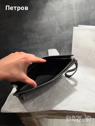 100% Оригинален Celine Clutch Bag – като нов, Monogram, снимка 11 - Чанти - 55444790