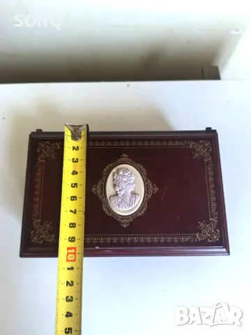 Прекрасна Стара Музикална Кутия За Бижута, снимка 11 - Антикварни и старинни предмети - 55453853