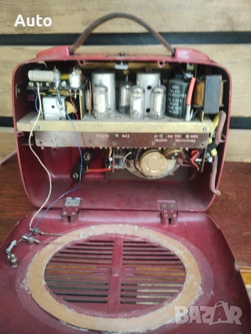 Рядко антикварно лампово радио Grundig „Kleiner Boy“ (1951 г.), снимка 4 - Радиокасетофони, транзистори - 54511692