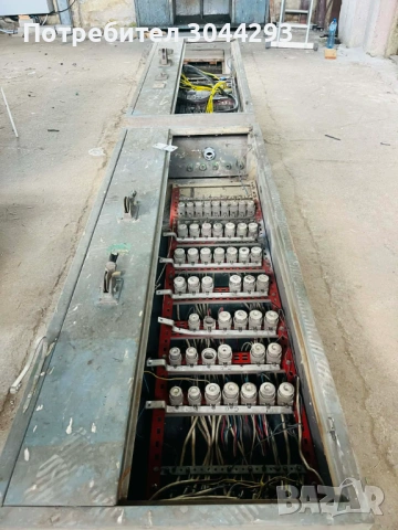 Продавам метални електрически табла