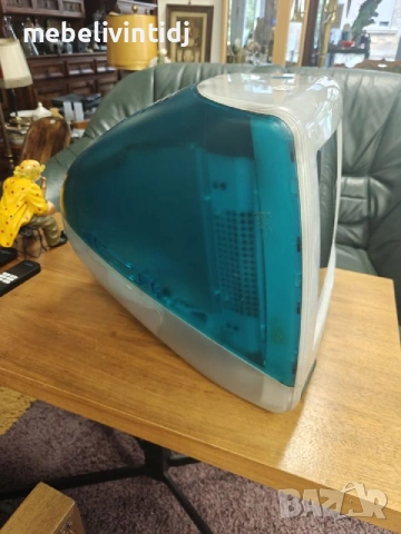 Apple iMac G3 е легендарен компютър с формата на "гумена капка" и вграден 15-инчов CRT дисплей, снимка 4 - Работни компютри - 55255631