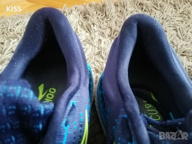 Оригинални Brooks номер 45.5, снимка 5 - Кецове - 53627370