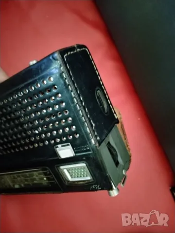Ретро транзисторно радио Hitachi WH-999 (1960-те) – За колекционери, снимка 5 - Радиокасетофони, транзистори - 55672355