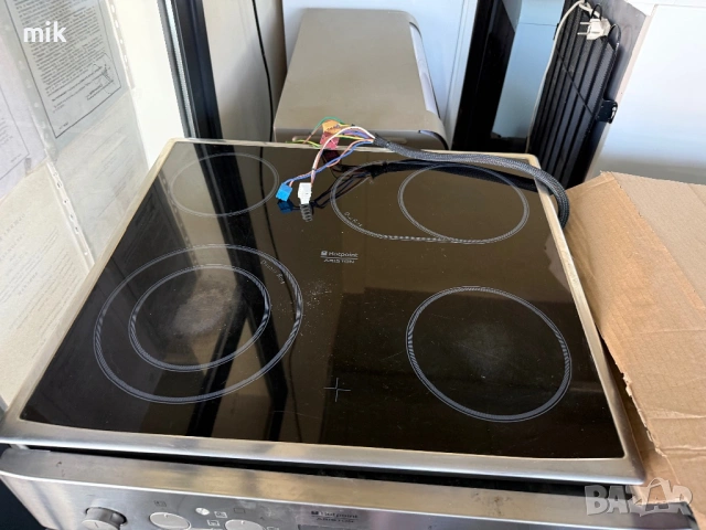 Фурна за вграждане с котлони HotPoint, снимка 5 - Печки, фурни - 54447504