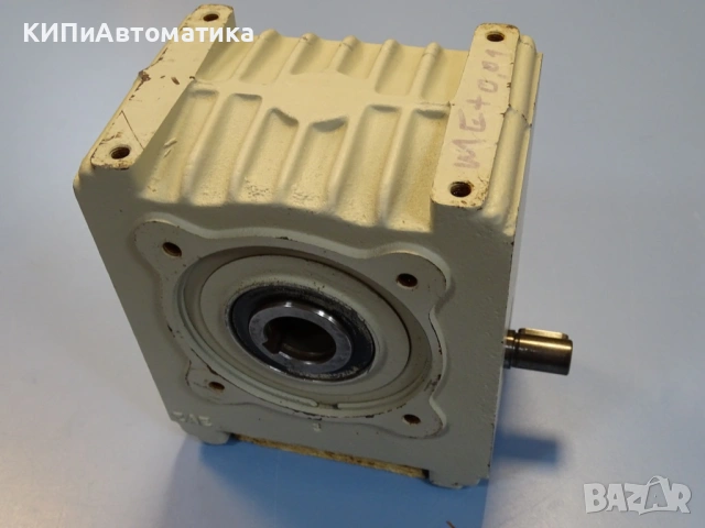 Червячен редуктор ZAE typ E063B gear reducer i=10:1, снимка 3 - Резервни части за машини - 54580338
