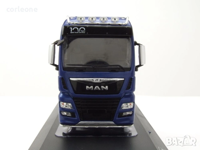 MAN TGX XXL влекач 2020 - мащаб 1:43 на ixo models моделът е нов в PVC дисплей-кейс, снимка 5 - Колекции - 55006990