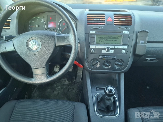 VW голф , снимка 4 - Автомобили и джипове - 54221813