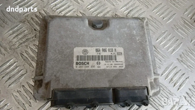 Компютър VW Beetle 2.0i 1998 06A906018N 0261204935