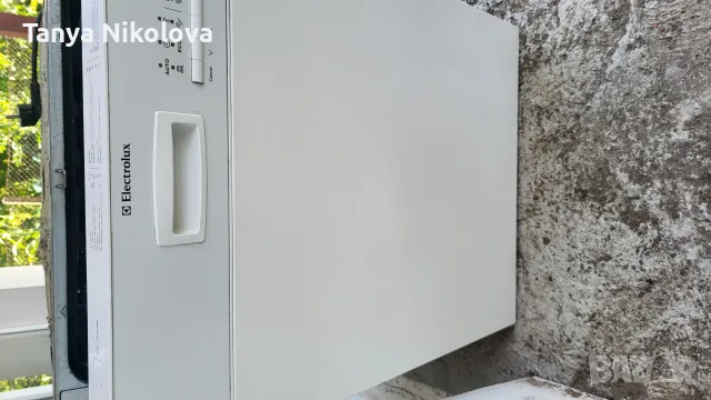 Съдомиялна Electrolux за вграждане, 55см ширина
