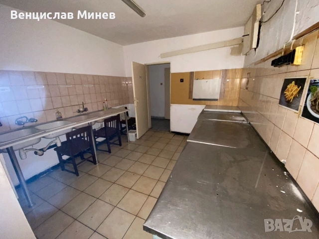 Продава се търговски обект в гр. Разград, снимка 8 - Магазини - 55016465