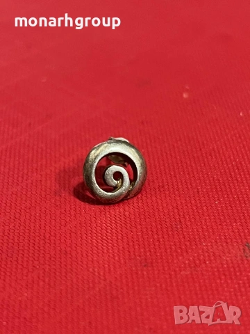 Сребърна обеца