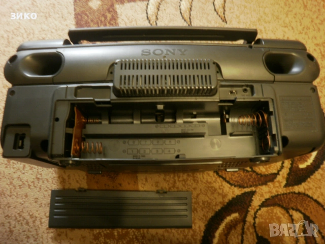 Sony ZS-5 - Boombox система (супер касетофон), снимка 4 - Радиокасетофони, транзистори - 54704831
