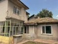   Къща с три жилищни части, гараж и двор – гр. Попово, снимка 5