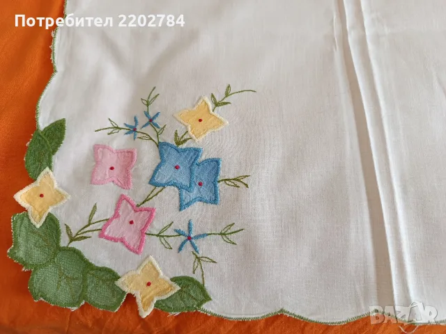 Битови, бродирани карета за маса , снимка 18 - Покривки за маси - 55657364