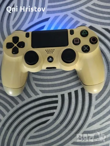 Продавам оригинален златен контролер за PS4