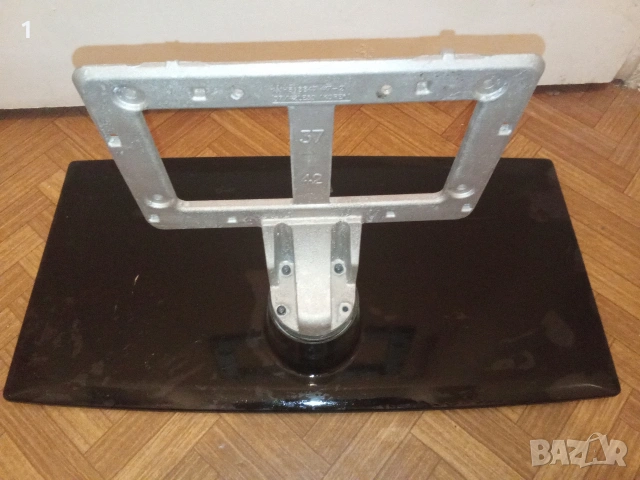 Стойка за голям телевизор , снимка 2 - Стойки, 3D очила, аксесоари - 54917126