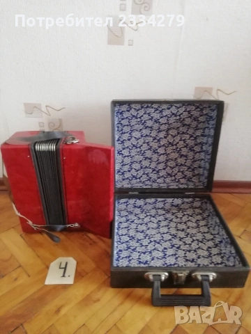 Стари детски музикални инструменти, чинели, дайре, акордеон. , снимка 16 - Антикварни и старинни предмети - 49777852