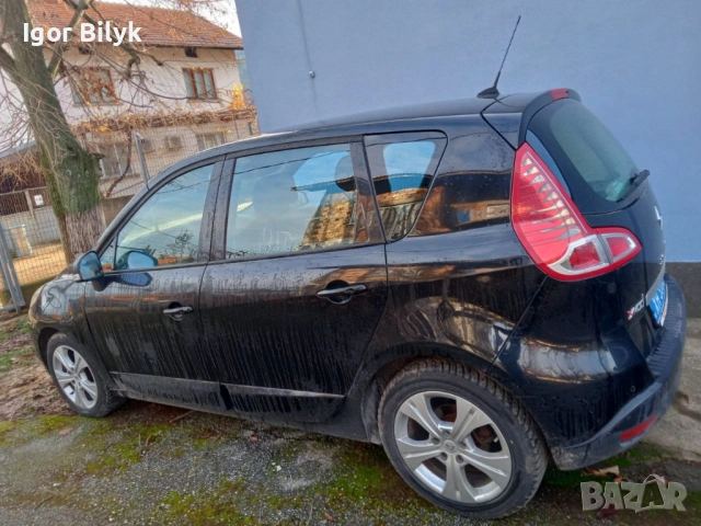 Renault Scenic 1.5dci, снимка 9 - Автомобили и джипове - 54768782
