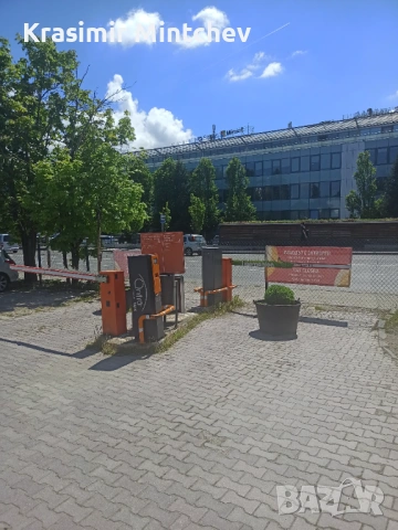 Продава се комплект паркинг бариери 