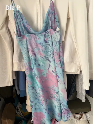 Чисто нова Bershka xs, снимка 2 - Рокли - 55423267