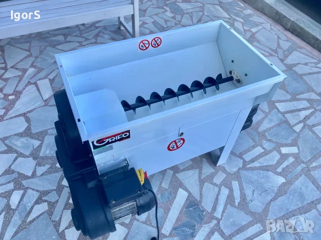 Гроздомелачка GRIFO DVEP20 с електромотор, помпа и маркуч, снимка 2 - Други машини и части - 55502040