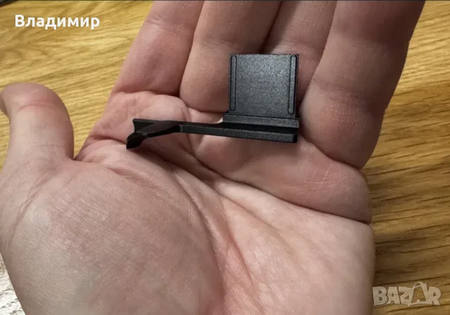 НОВ черен Squarehood thumb-up grip / грип за Fujifilm X100V / X100VI, снимка 5 - Чанти, стативи, аксесоари - 55445245