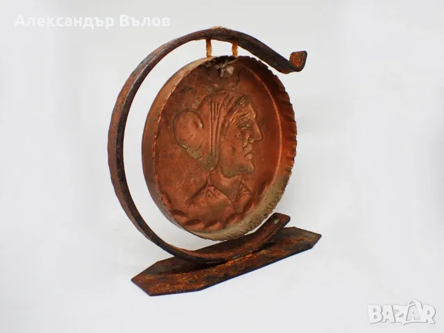 Винтидж настолен гонг маса за прислуга вечеря G. Lhoste мед и желязо подписан, снимка 8 - Други ценни предмети - 55464421