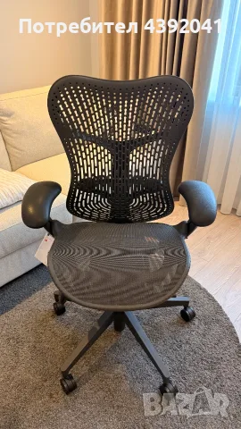 Herman Miller Mirra 2 - Офис Стол с TriFlex облегалка - Като Нов! 