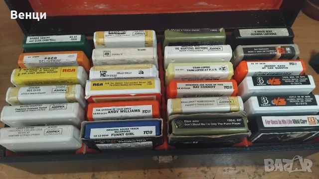 8 track касети 24бр + куфарче