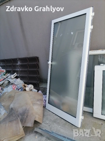 Продавам алуминиева врата 90х200 см
