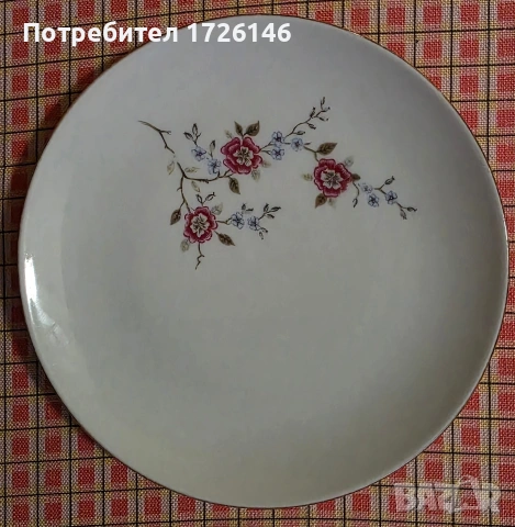 Порцеланови чинии със златен кант 3 броя на Bareuther Waldsassen, Bavaria, Germany 