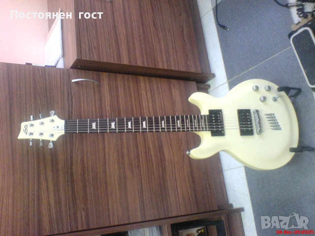     Продавам електрическа  китара- LAG Roxane RS100 (Seymour Duncan Black Winter), снимка 4 - Китари - 55229437