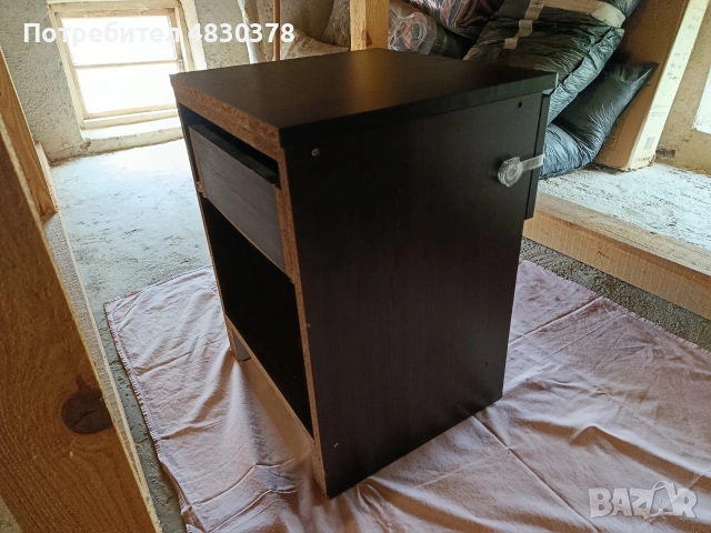 Нощно шкафче, снимка 3 - Шкафове - 54582743