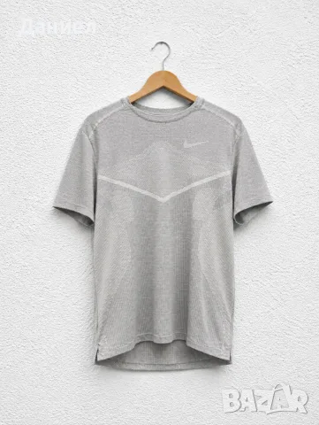 Спортна тениска Nike .