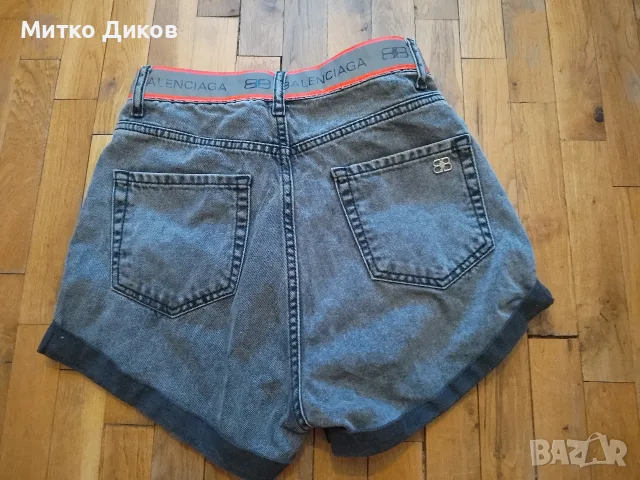баленсиага къси женски шорти в ханша 34см и отг.додолу 32см 98 пр.памук и 2 пр.еластан, снимка 3 - Дънки - 55422656