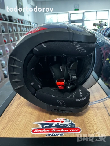 Скутер мото каска SMK GT-J TOURMAX ,S 55-56 вградени очила ,като нова 69.90€, снимка 6 - Аксесоари и консумативи - 54840488