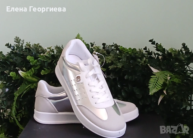 Дамски спортни обувки 