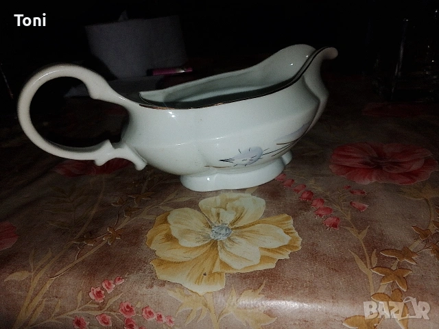 Стара порцеланова сосиера, снимка 3 - Антикварни и старинни предмети - 53977519