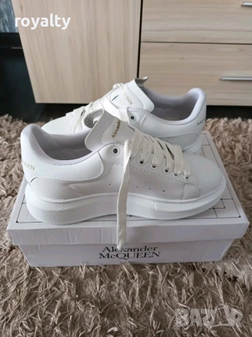 Alexander McQueen Нови Бели Дамски Маратонки с Кутия , снимка 2 - Маратонки - 54486354