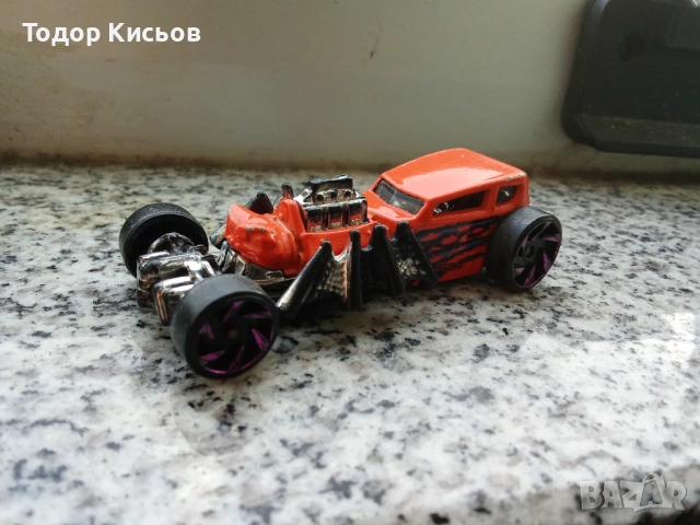 Лот модели 1:64 и 1:72 - Schuco, Hot Wheels, Welly, Joycity, Maisto, Disney, снимка 15 - Колекции - 41728092