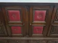 Комплект – бюфет и витрина с дърворезба, осветление и кожени акценти, снимка 3