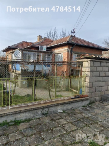 Къща с двор, снимка 2 - Къщи - 54054527