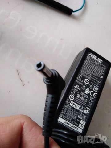 Захранване ASUS ADP-40KD BB 19V, 2.1A, 40W, снимка 2 - Захранвания и кутии - 54582593