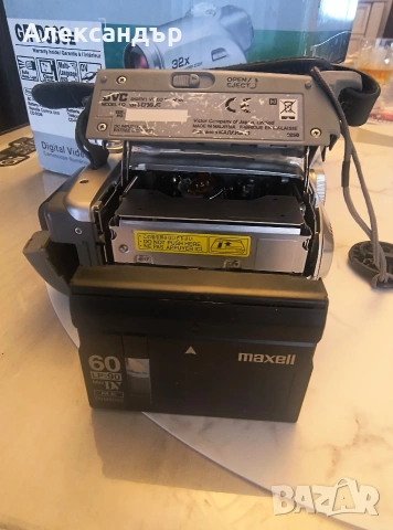 Дигитална видео камера JVC, компллект, снимка 3 - Камери - 55002173