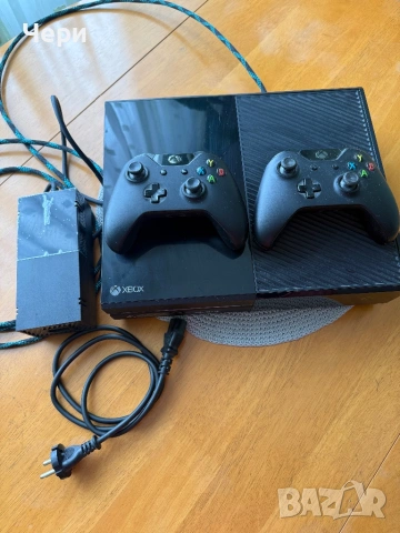 Xbox One + 2 контролера + захранване, снимка 4 - Xbox конзоли - 54388641