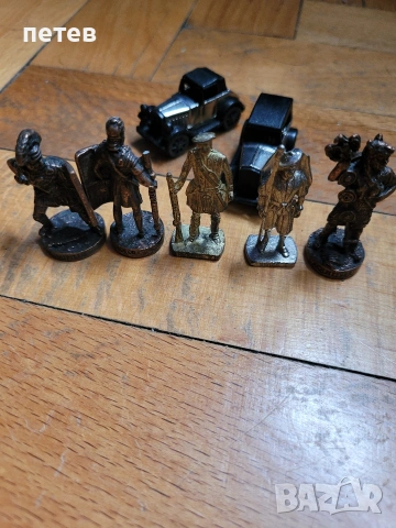 Kinder играчки.
