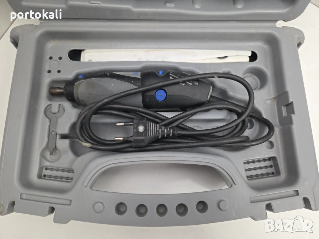 Мултишлайф шлайф инструмент Dremel 300 + куфар, снимка 2 - Куфари с инструменти - 55263611