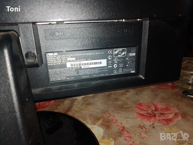 монитор Asus VK193D, снимка 3 - Дънни платки - 54450039