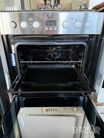 Фурна за вграждане с котлони HotPoint, снимка 3 - Печки, фурни - 54447504